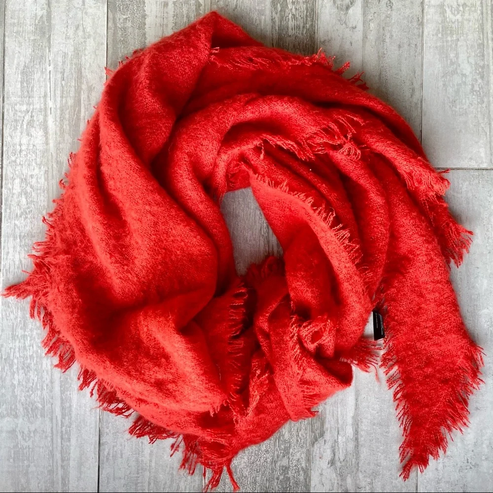 Anthropologie Fringed Long Soft Triangle Blanket Scarf - Picture 5 of 15